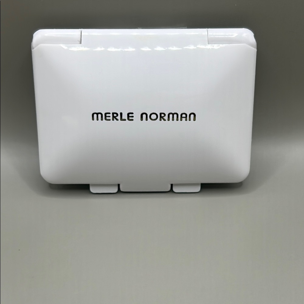 Merle Norman Luxiva Ultra Powder Foundation- Ultra Chiffon Makeup Compact